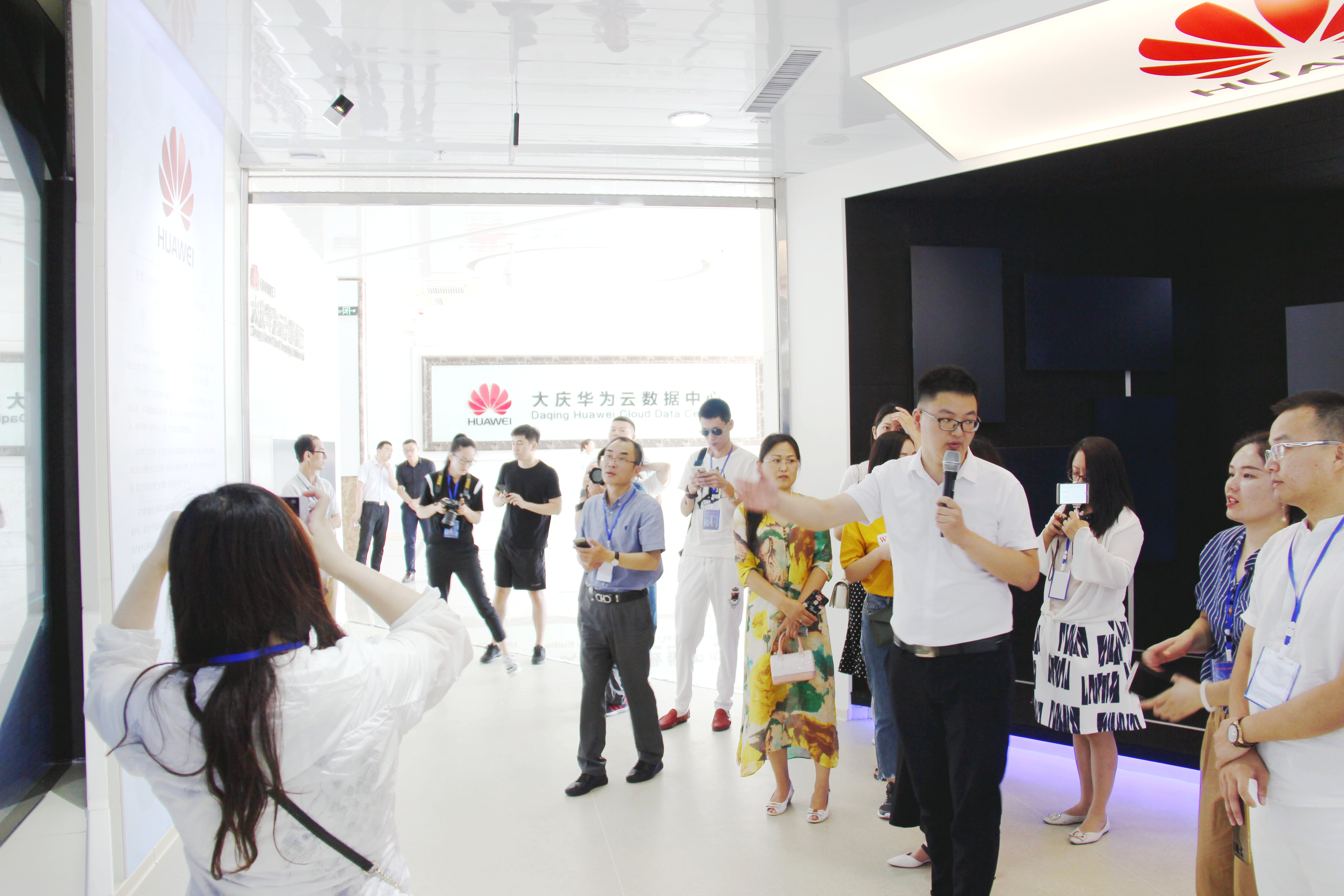 大庆华为云数据中心展示厅。.jpg