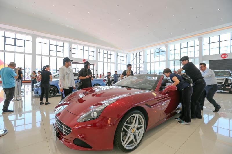 大庆汽车城小镇展厅