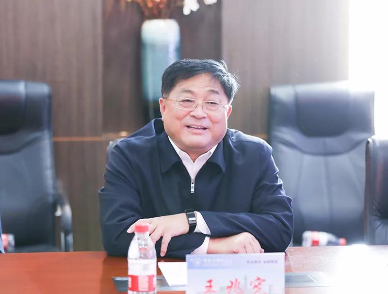 党委副书记杨锐锋为龙江县委副书记,县长姜铁楠授牌"哈尔滨师范大学