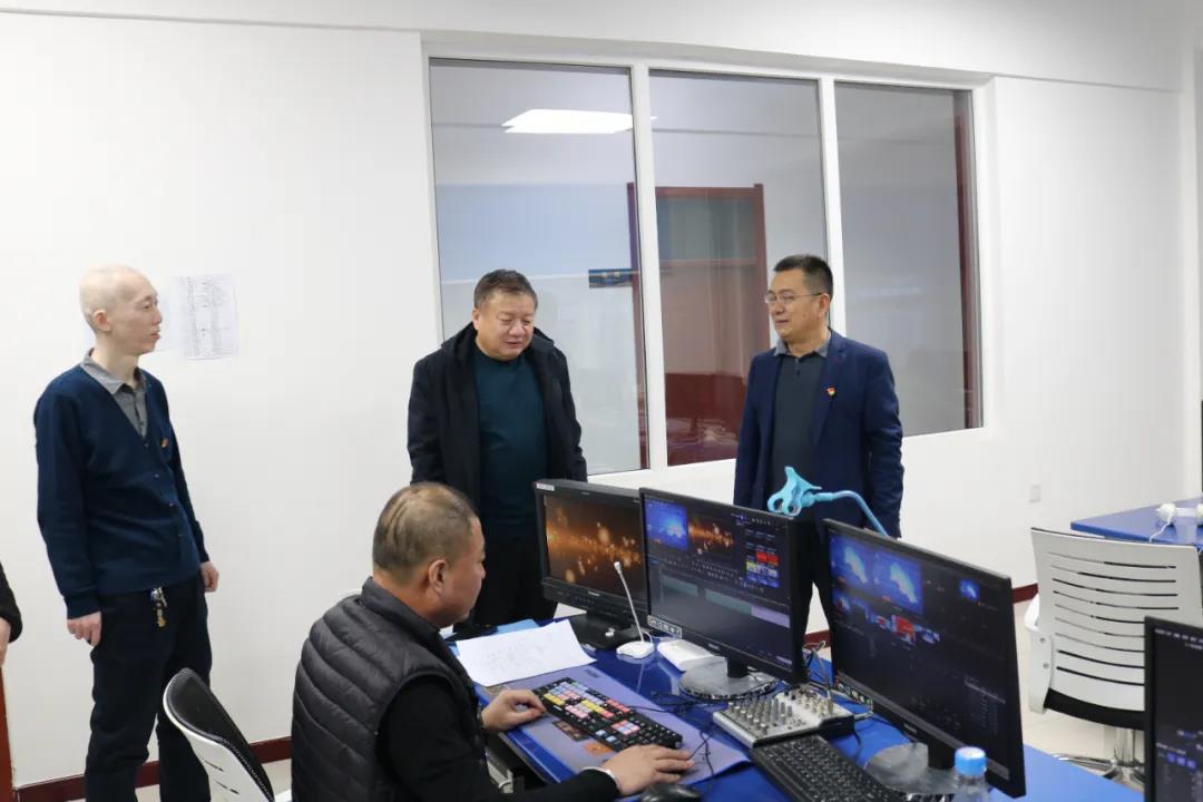 黑龙江塔河县副县长郭宝福走访慰问塔河县融媒体中心优秀专家人才