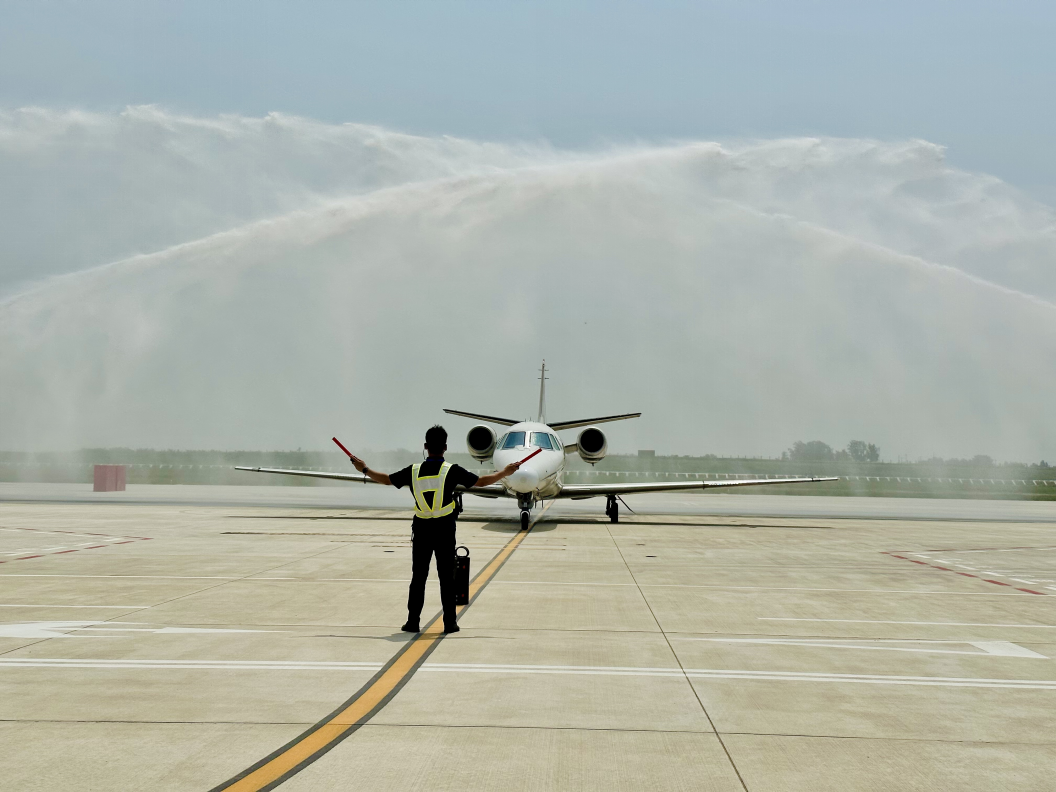 “奖状C560”到了！安阳红旗渠机场迎来首架校验飞机