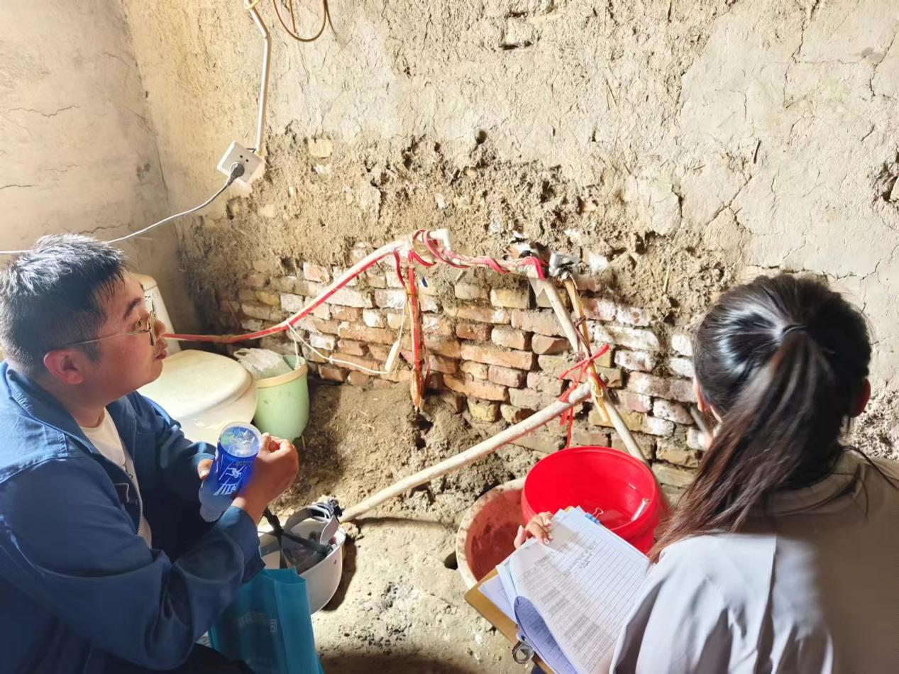连日来，尉犁县住建局抽调工作人员组成自建房专项检查组，深入肖塘管委会等偏远乡村开展自建房安全隐患专项整治工作 (2).png
