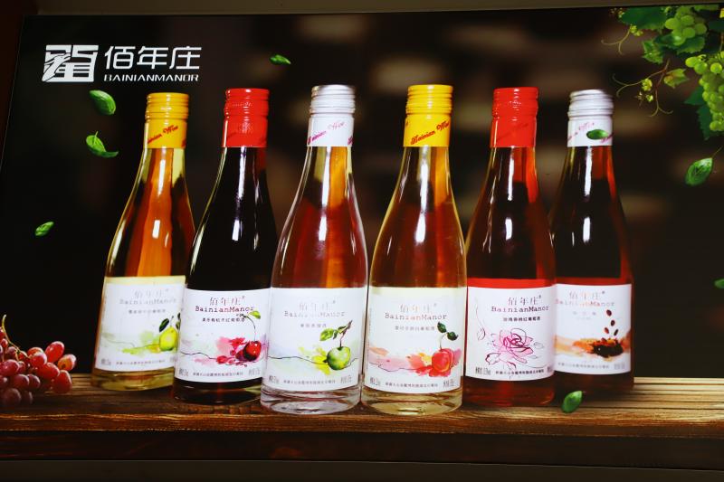和硕县佰年酒庄送选的两款葡萄酒斩获一金一银 道尔利摄 (2).jpg