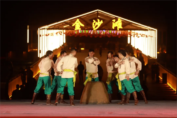 和硕县“盛世华章•共庆华诞”国庆文艺演出活动在金沙滩旅游度假区激情上演 道尔利摄 (4)(1)(1).png