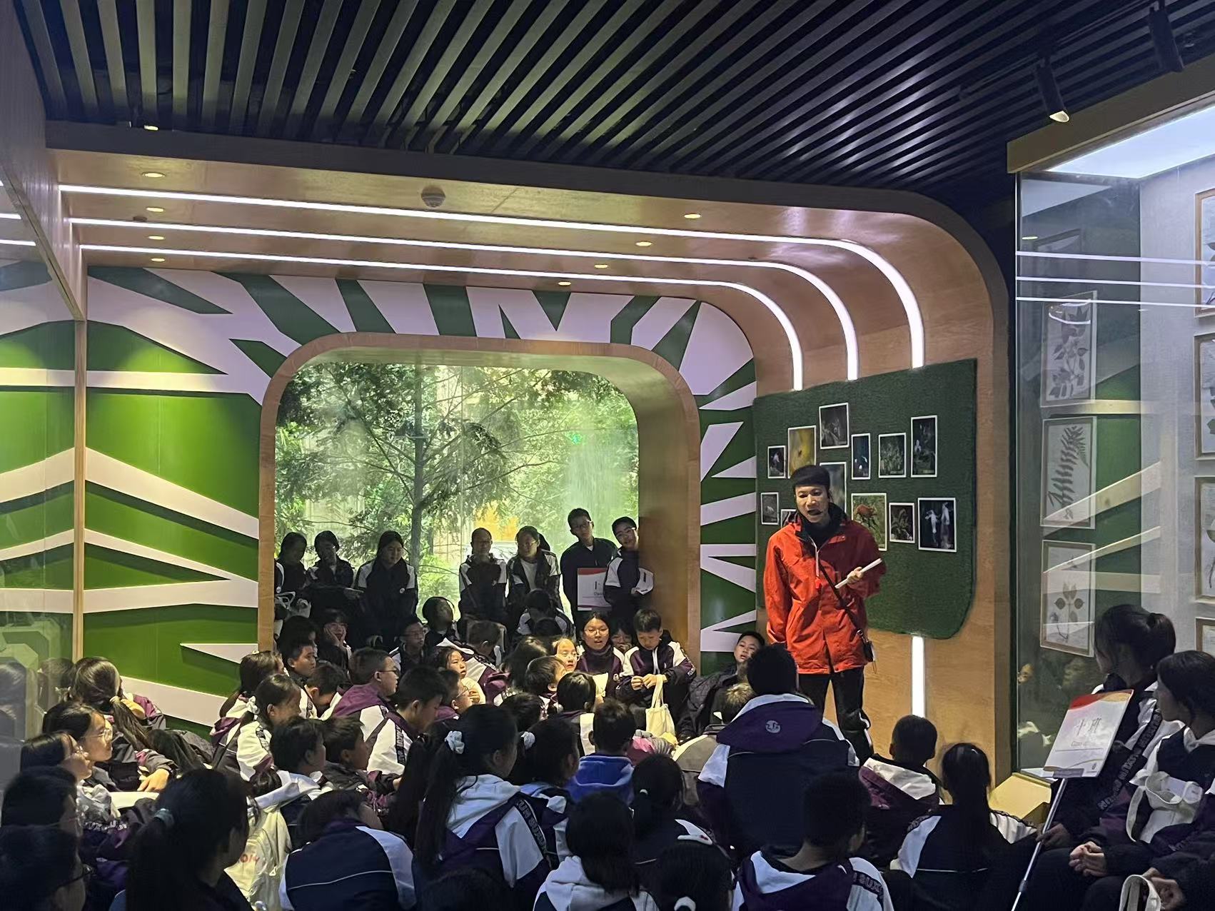 四川洪雅玉屏山景区迎来千人研学团