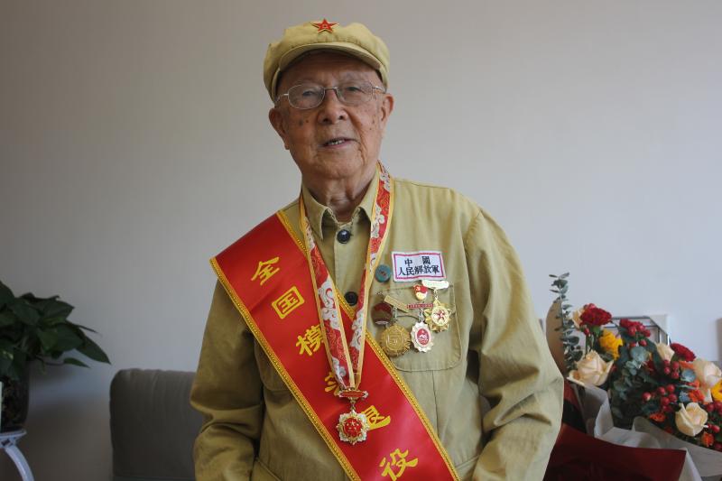2-2024,8获全国模范退役军人称号.jpg