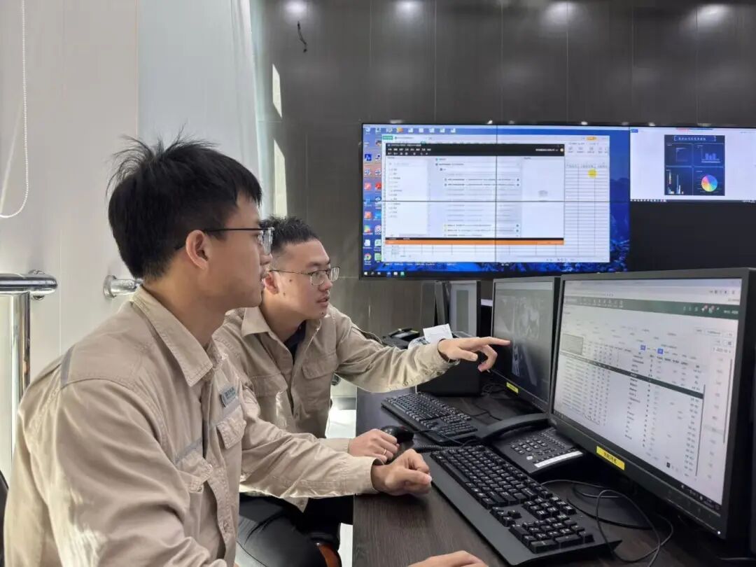 国网惠安县供电公司员工通过RPA在ORM平台自动获取工作人员近期的作业数以及不贵规范作业次数,通过量化安全履责指标,破解传统人工统计效率低,风险识别滞后,管理决策缺乏数据支撑等难题,数据更新效率提升80%以上。.jpg