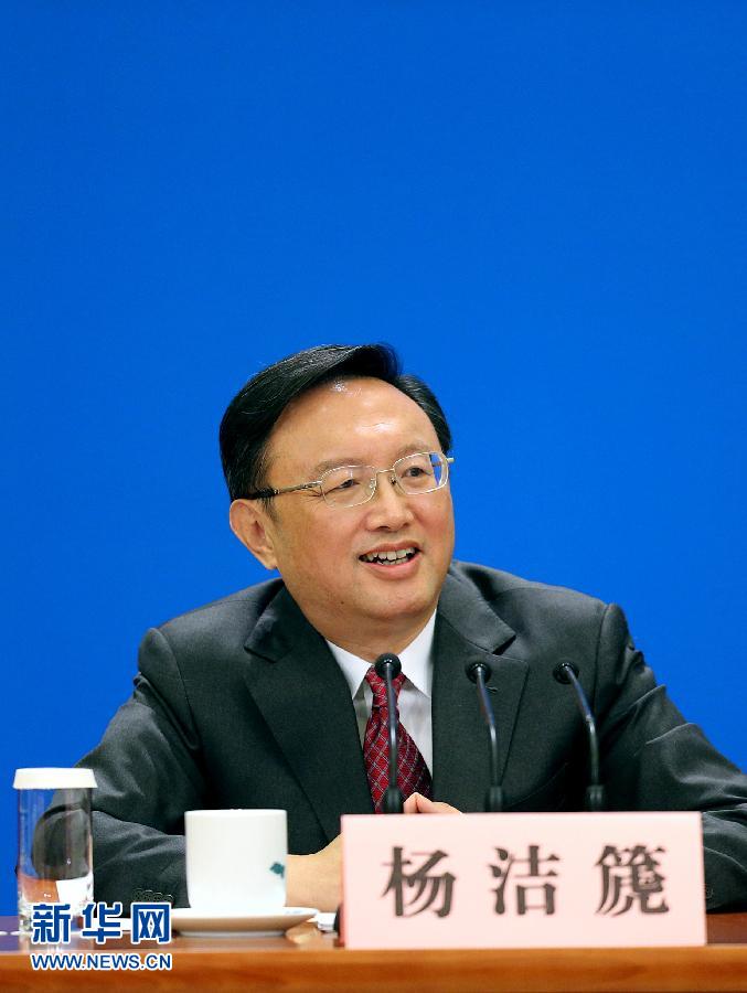 外交部长杨洁篪答记者问图