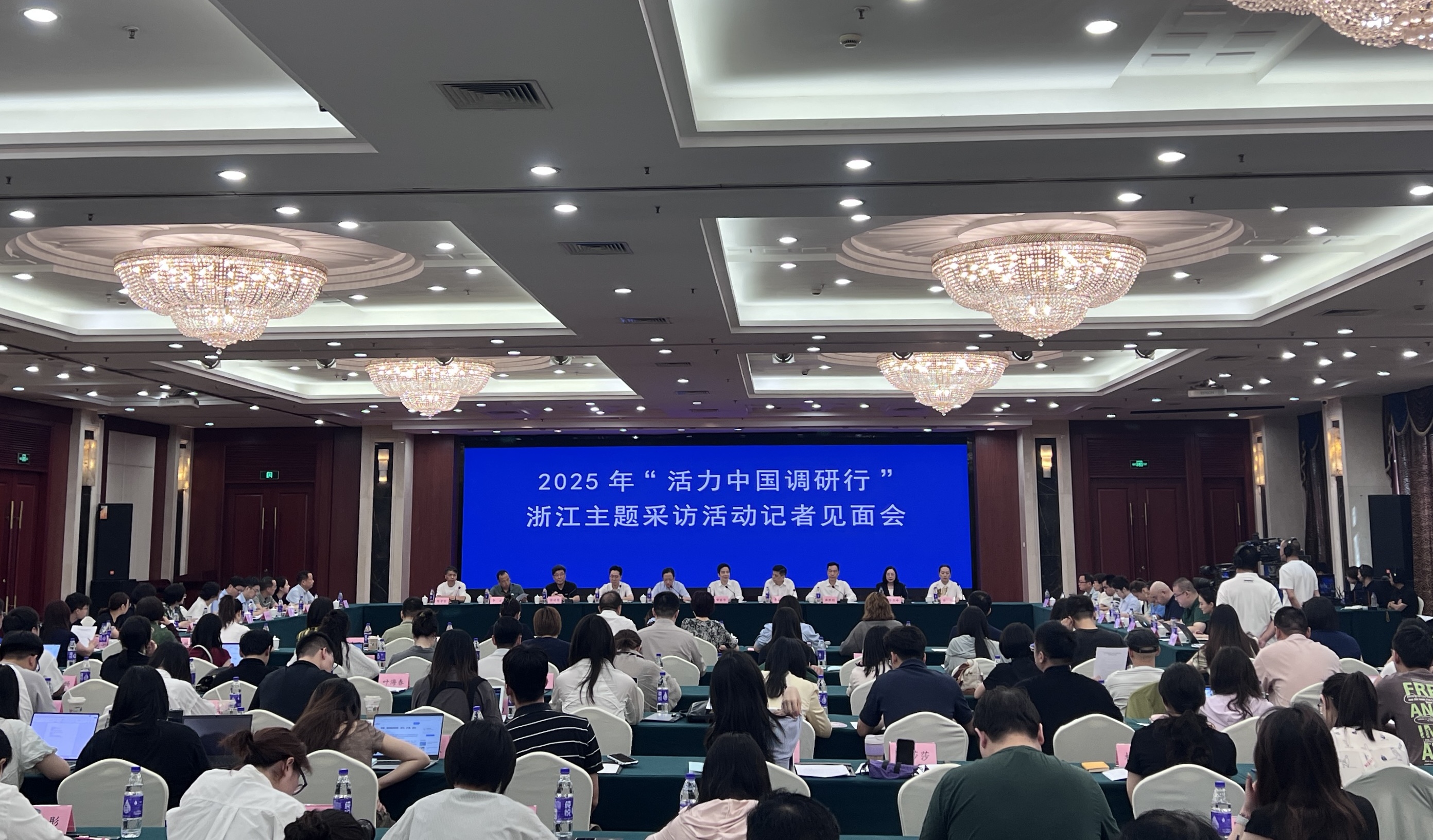 ab1557a53a3d0c99b060a7748f8d4c9.jpg
